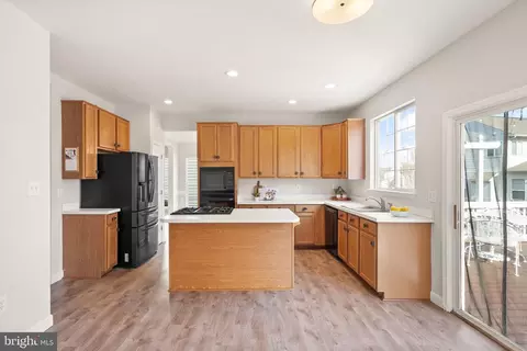 Kitchen - 20504 Deerwatch Pl, Ashburn, VA 20147 photo 7 of 7