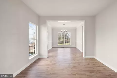 Living - 20504 Deerwatch Pl, Ashburn, VA 20147 photo 2 of 12