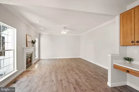 Living - 20504 Deerwatch Pl, Ashburn, VA 20147 photo 5 of 12