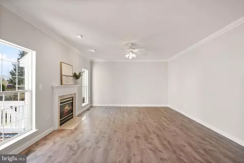 Living - 20504 Deerwatch Pl, Ashburn, VA 20147 photo 6 of 12