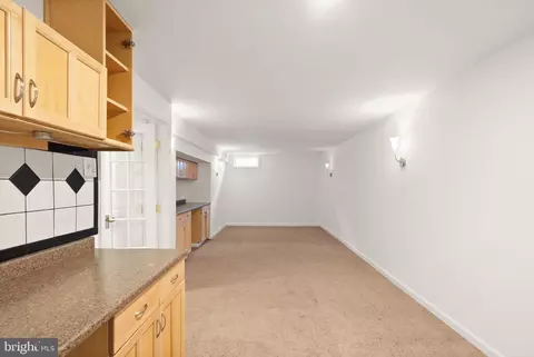 Living - 20504 Deerwatch Pl, Ashburn, VA 20147 photo 10 of 12