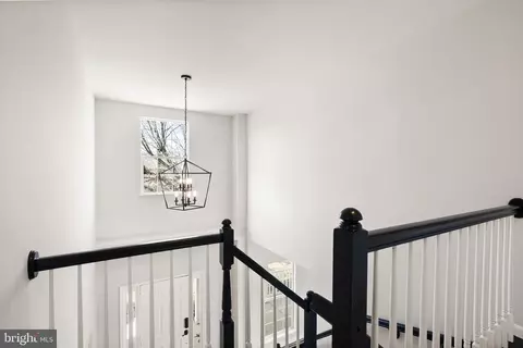 Entry Way - 20504 Deerwatch Pl, Ashburn, VA 20147 photo 6 of 9