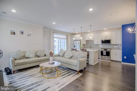 43032 Stuarts Glen Ter #106, Ashburn, VA 20148