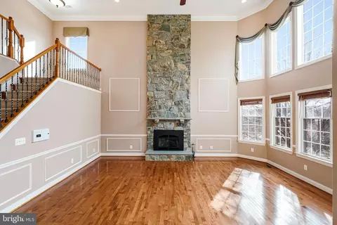 17485 White Gate Pl, Leesburg, VA 20175