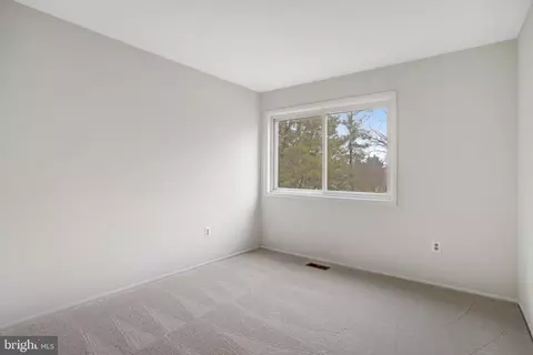 Bedroom - 9 Wrightwood Pl, Sterling, VA 20164 photo 4 of 7