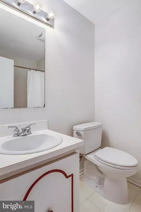 Bath - 9 Wrightwood Pl, Sterling, VA 20164 photo 4 of 4