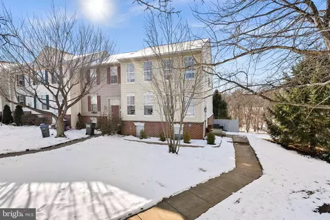 17525 Bristol Ter, Round Hill, VA 20141