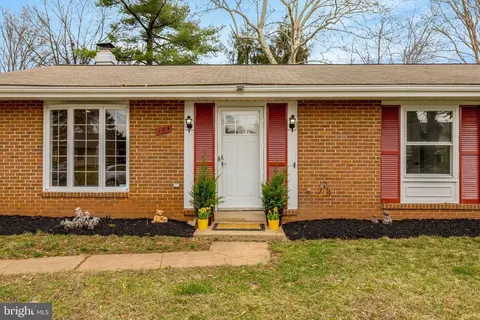 104 W Amhurst Pl, Sterling, VA 20164