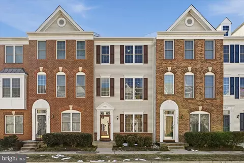 42811 Sykes Ter, Chantilly, VA 20152