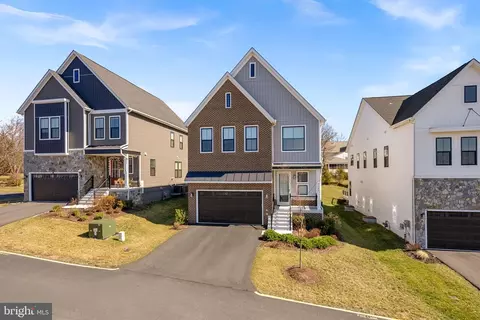 21340 Rainier Ln, Broadlands, VA 20148