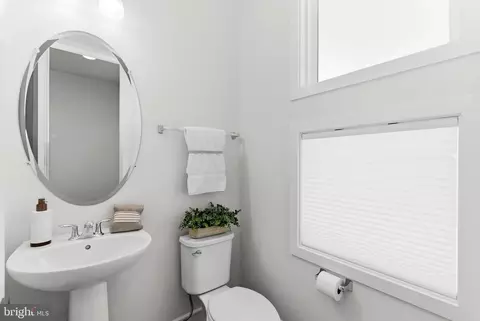 Entry Way - 21340 Rainier Ln, Broadlands, VA 20148 photo 6 of 10