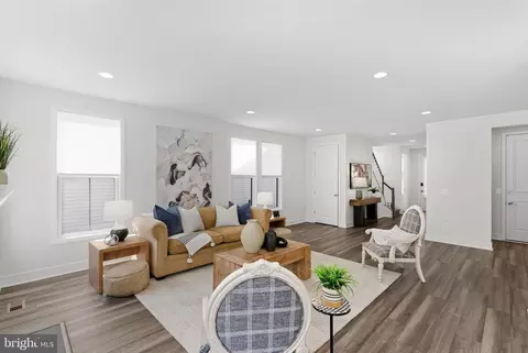 Entry Way - 21340 Rainier Ln, Broadlands, VA 20148 photo 2 of 10