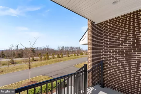 Exterior - 21340 Rainier Ln, Broadlands, VA 20148 photo 3 of 7