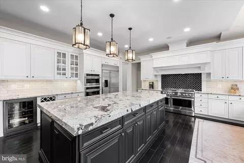 Kitchen - 20141 Black Diamond Pl, Ashburn, VA 20147 photo 3 of 6