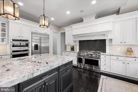 Kitchen - 20141 Black Diamond Pl, Ashburn, VA 20147 photo 6 of 6