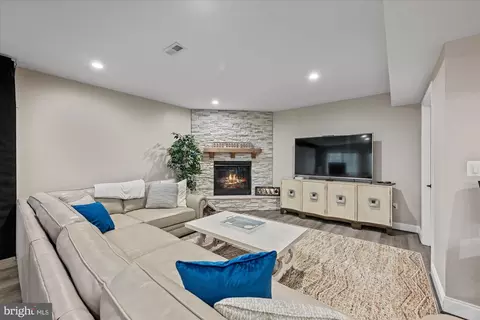 Living - 20141 Black Diamond Pl, Ashburn, VA 20147 photo 1 of 1