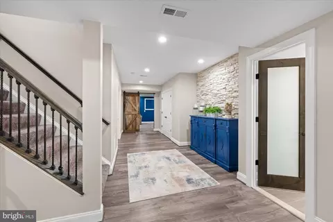 Entry Way - 20141 Black Diamond Pl, Ashburn, VA 20147 photo 13 of 18