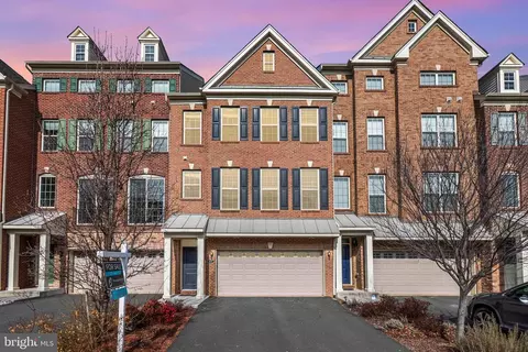 23737 Hopewell Manor Ter, Ashburn, VA 20148