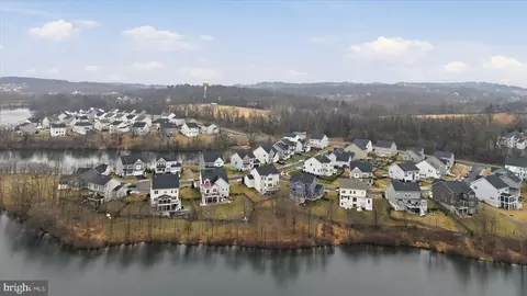 View/Area - 35898 Quantum Pl, Round Hill, VA 20141 photo 8 of 8