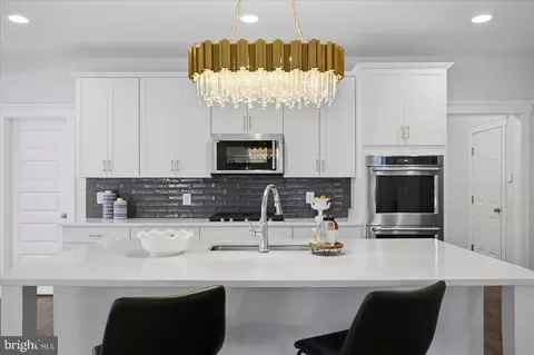 Kitchen - 35898 Quantum Pl, Round Hill, VA 20141 photo 4 of 5