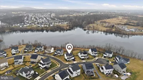 35898 Quantum Pl, Round Hill, VA 20141