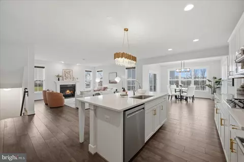 Kitchen - 35898 Quantum Pl, Round Hill, VA 20141 photo 5 of 5