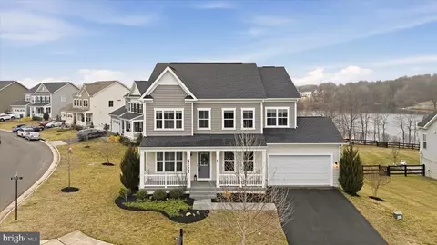 View/Area - 35898 Quantum Pl, Round Hill, VA 20141 photo 2 of 8