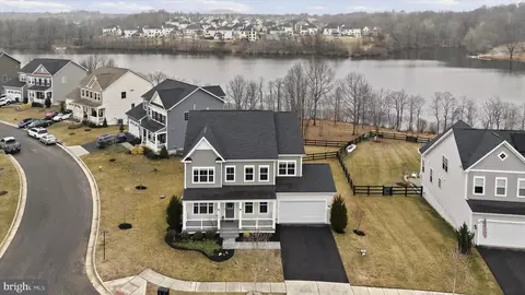 View/Area - 35898 Quantum Pl, Round Hill, VA 20141 photo 3 of 8