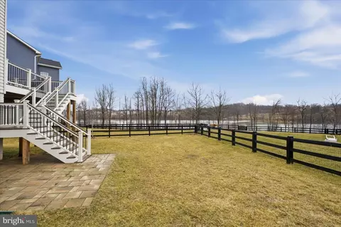 Exterior - 35898 Quantum Pl, Round Hill, VA 20141 photo 3 of 3