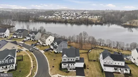 View/Area - 35898 Quantum Pl, Round Hill, VA 20141 photo 6 of 8