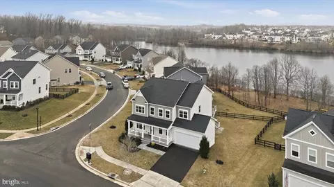View/Area - 35898 Quantum Pl, Round Hill, VA 20141 photo 5 of 8
