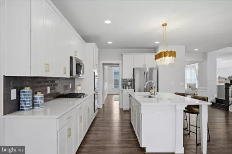 Kitchen - 35898 Quantum Pl, Round Hill, VA 20141 photo 3 of 5
