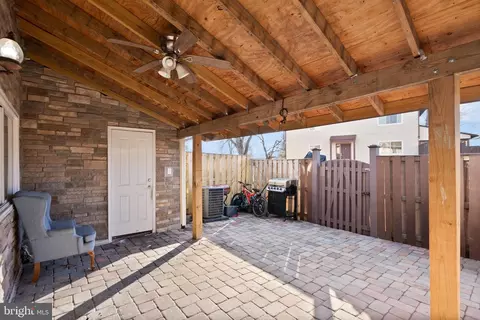 Exterior - 191 N Cottage Rd, Sterling, VA 20164 photo 3 of 5
