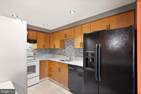 Kitchen - 191 N Cottage Rd, Sterling, VA 20164 photo 1 of 2
