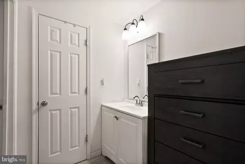 Entry Way - 191 N Cottage Rd, Sterling, VA 20164 photo 6 of 6