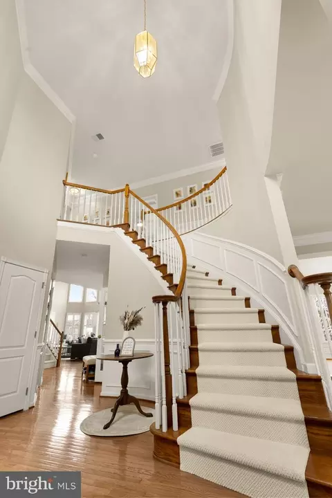 Entry Way - 43592 Lucketts Bridge Cir, Ashburn, VA 20148 photo 2 of 10