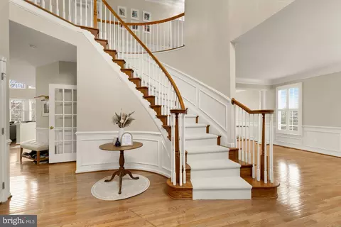 Entry Way - 43592 Lucketts Bridge Cir, Ashburn, VA 20148 photo 1 of 10