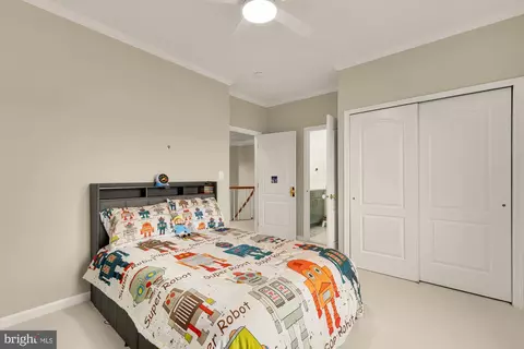 Bedroom - 43592 Lucketts Bridge Cir, Ashburn, VA 20148 photo 7 of 11
