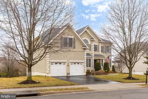 Other - 43592 Lucketts Bridge Cir, Ashburn, VA 20148 photo 1 of 19