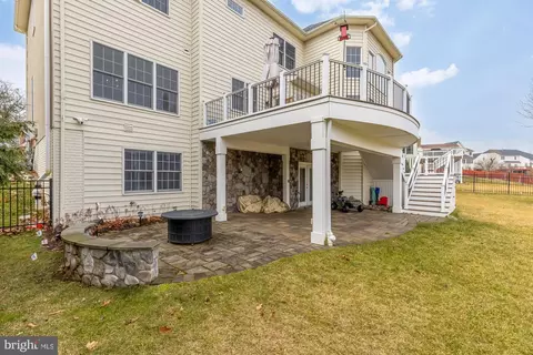 Exterior - 43592 Lucketts Bridge Cir, Ashburn, VA 20148 photo 10 of 11