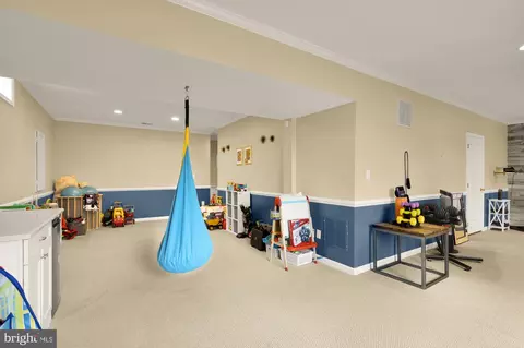 Entry Way - 43592 Lucketts Bridge Cir, Ashburn, VA 20148 photo 10 of 10