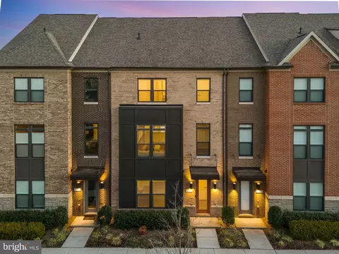44740 Roosevelt Sq, Ashburn, VA 20147