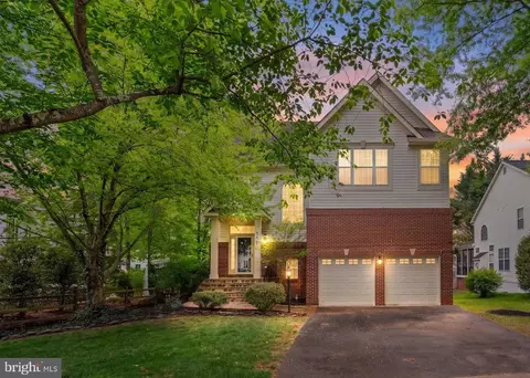 47569 Saulty Dr, Sterling, VA 20165