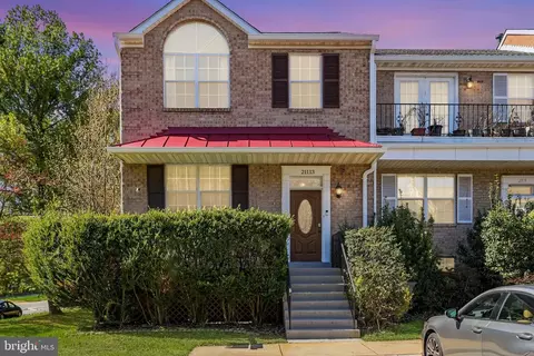 21113 Chandler Ct, Sterling, VA 20164