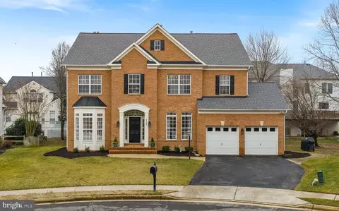 20500 Tappahannock Pl, Sterling, VA 20165