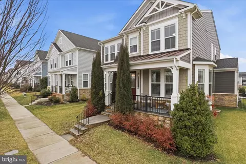 1018 Laconian St SE, Leesburg, VA 20175