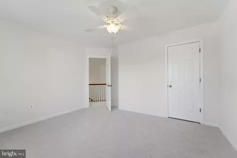 Bedroom - 20811 Fenwick Dr, Ashburn, VA 20147 photo 3 of 6