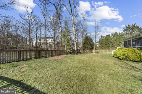 Exterior - 20811 Fenwick Dr, Ashburn, VA 20147 photo 9 of 12