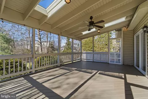 Exterior - 20811 Fenwick Dr, Ashburn, VA 20147 photo 6 of 12