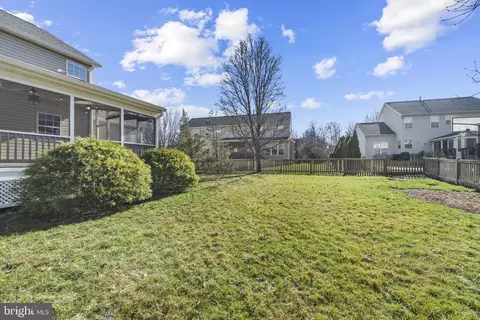 Exterior - 20811 Fenwick Dr, Ashburn, VA 20147 photo 7 of 12